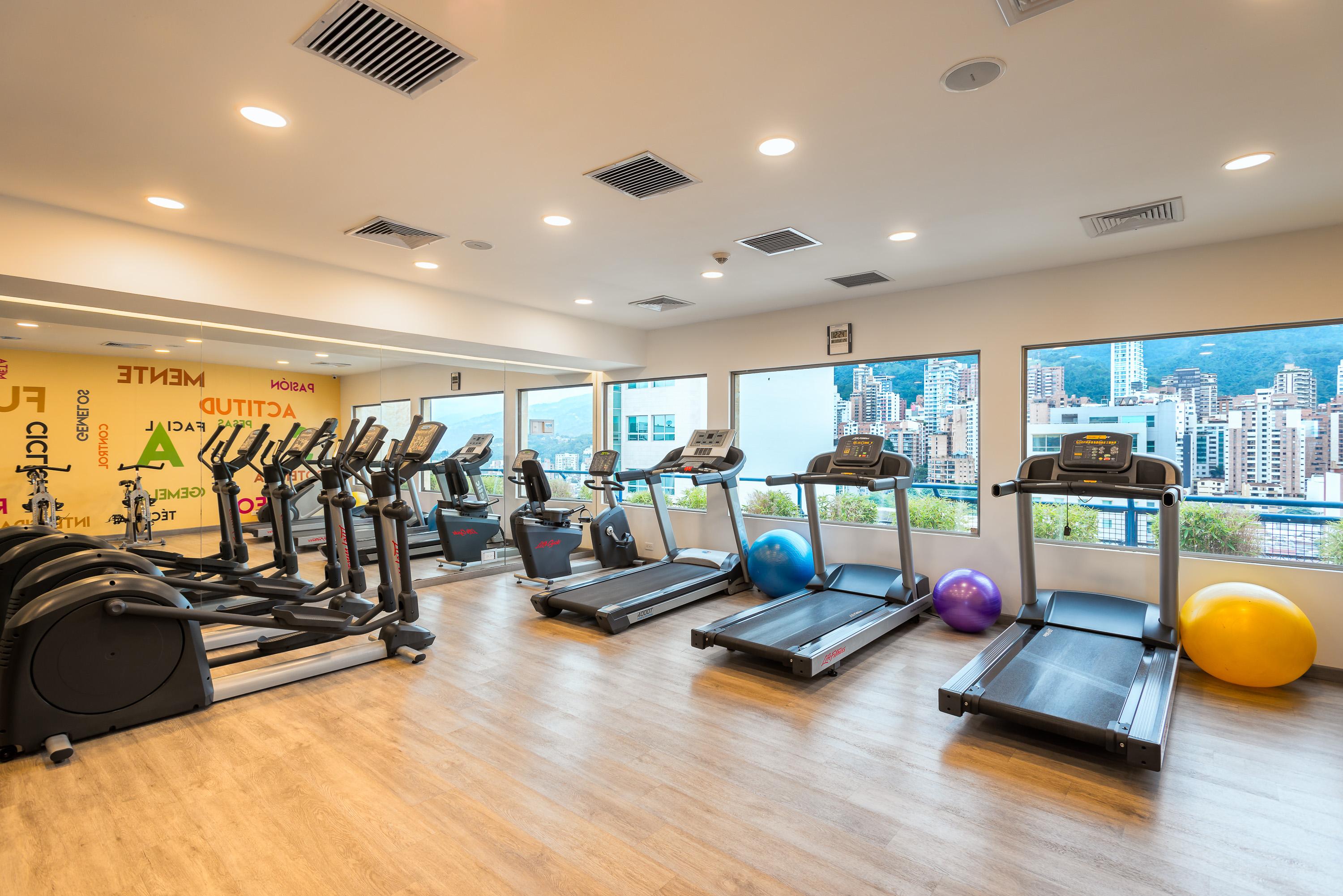Hotel Dann Carlton Bucaramanga Exteriör bild The gym at the hotel