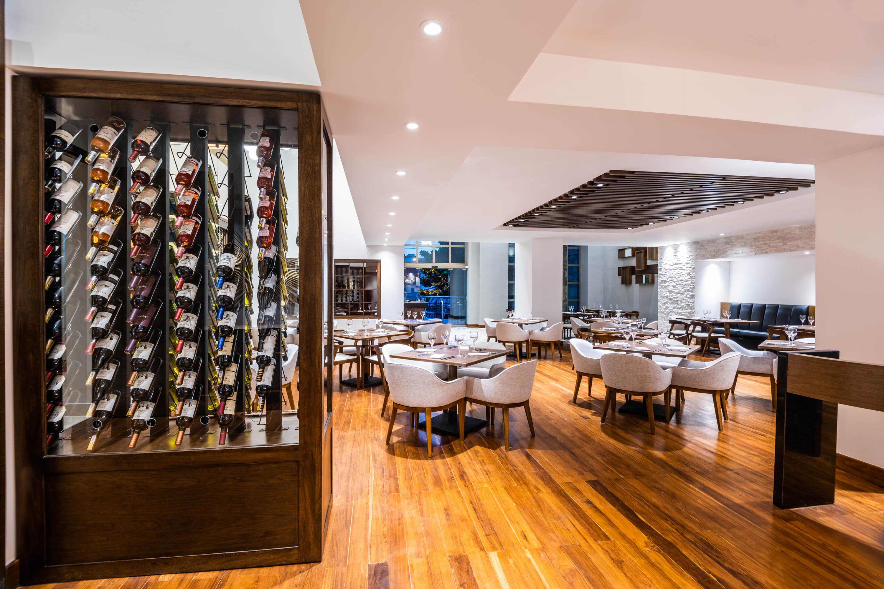 Hotel Dann Carlton Bucaramanga Exteriör bild The interior of the restaurant