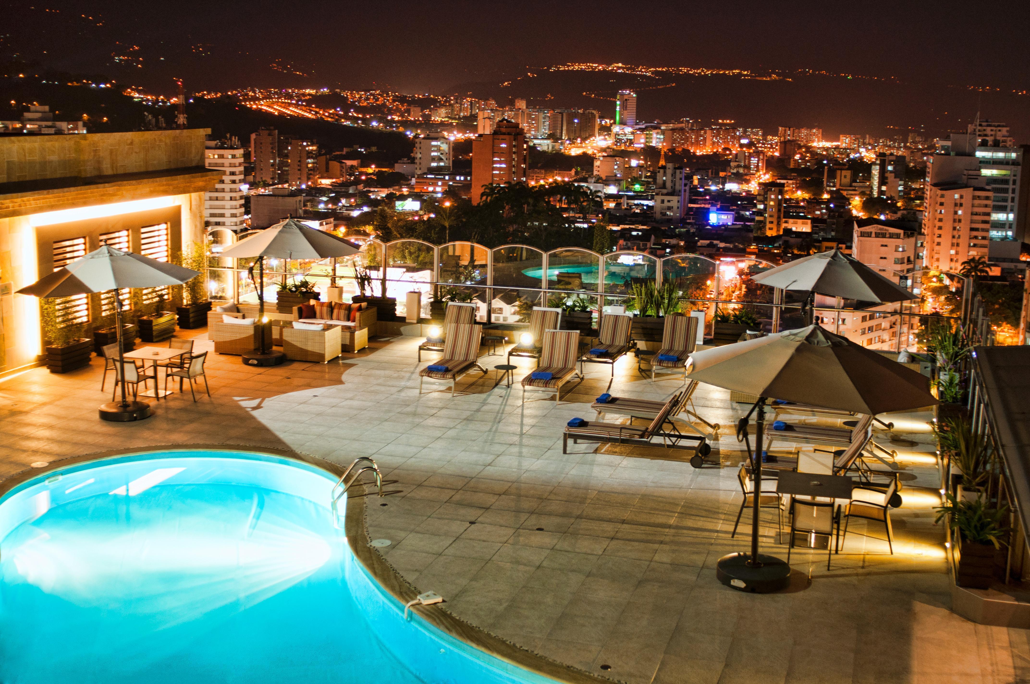 Hotel Dann Carlton Bucaramanga Exteriör bild View from the hotel's rooftop